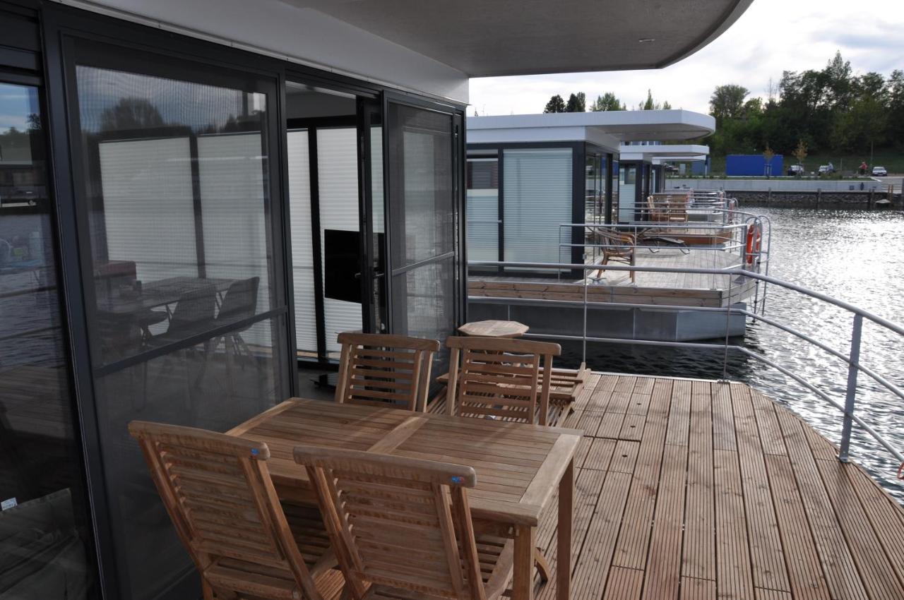 Hausboote Marina Braunsbedra Villa Exterior photo