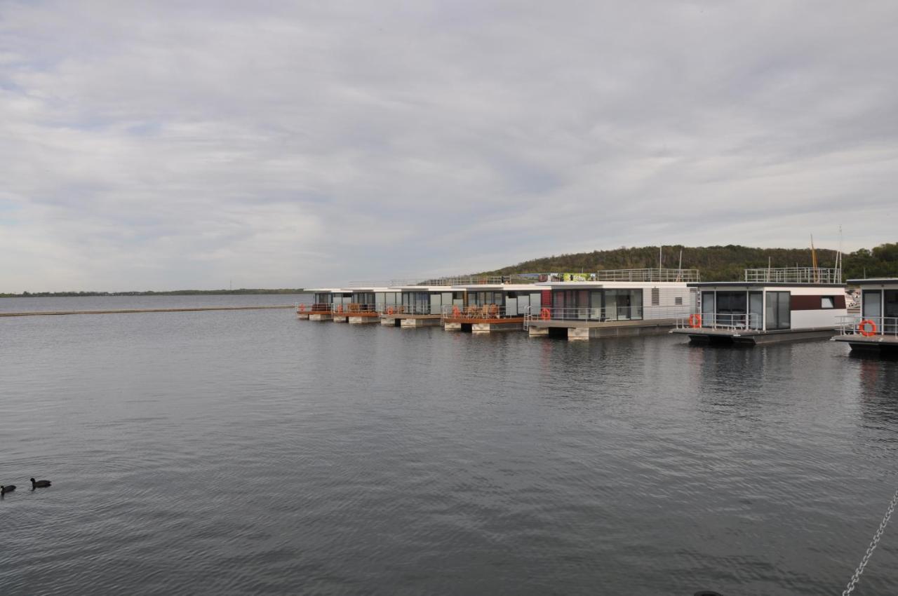 Hausboote Marina Braunsbedra Villa Exterior photo